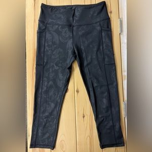 Constantly Varied Gear (CVG) Shadow Skulls Black Capri Leggings - Size Medium